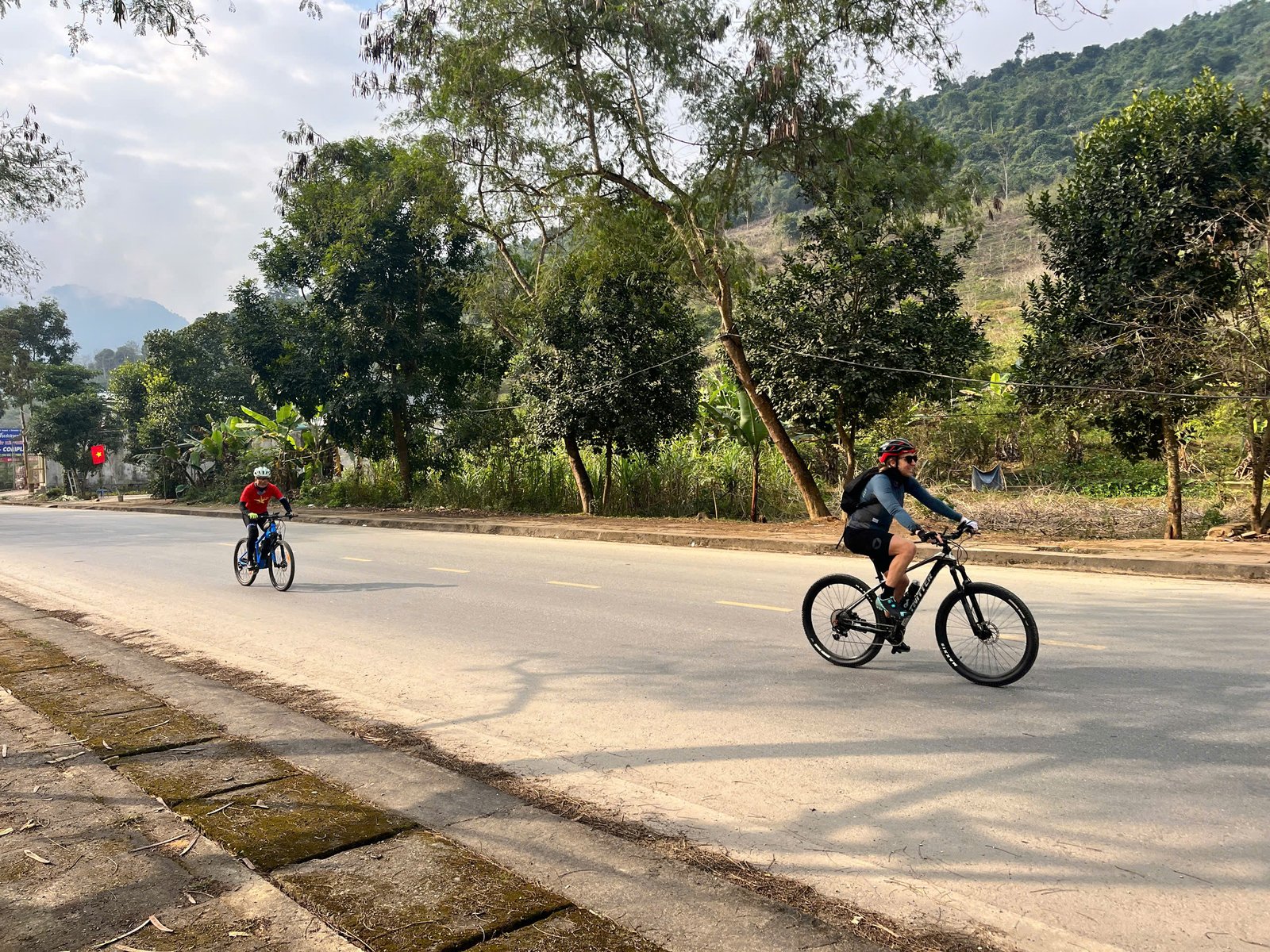 Viaggio in bicicletta Hà Giang: L'avventura definitiva tra le montagne del Vietnam